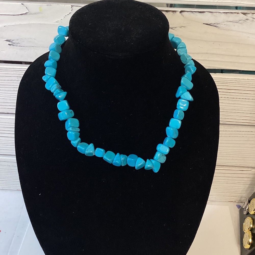 CRYSTAL NECKLACE - Picture 3 of 4